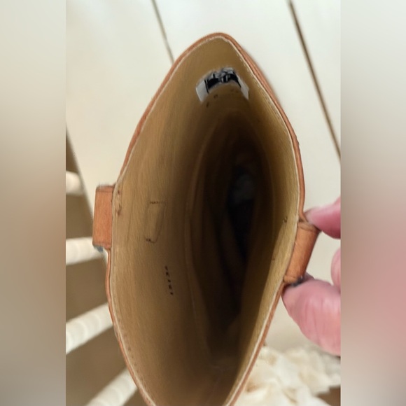 Frye - Picture 7 of 8